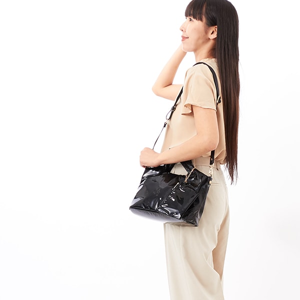 ラ バガジェリー（LA BAGAGERIE）/ポーチ付きエナメルトート Sサイズ