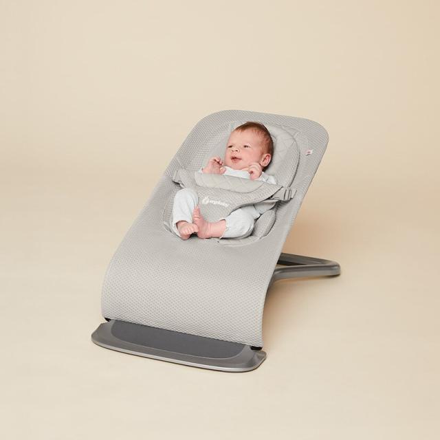 ダッドウェイ（DADWAY）/【ergobaby エルゴベビー】evolve バウンサー メッシュ/ライトグレー
