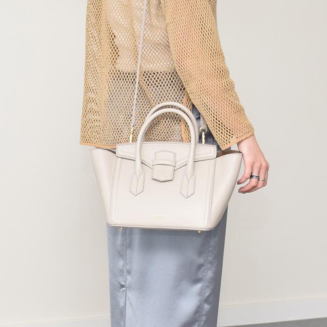 □新品同様□ GIVENCHY ジバンシィ レザー クラッチバッグ