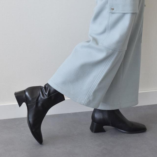 アンヘル アラルコン（ANGEL ALARCON）/ANGEL ALARCON◆4cmヒール◆スクエアトウフレアヒールショートブーツ