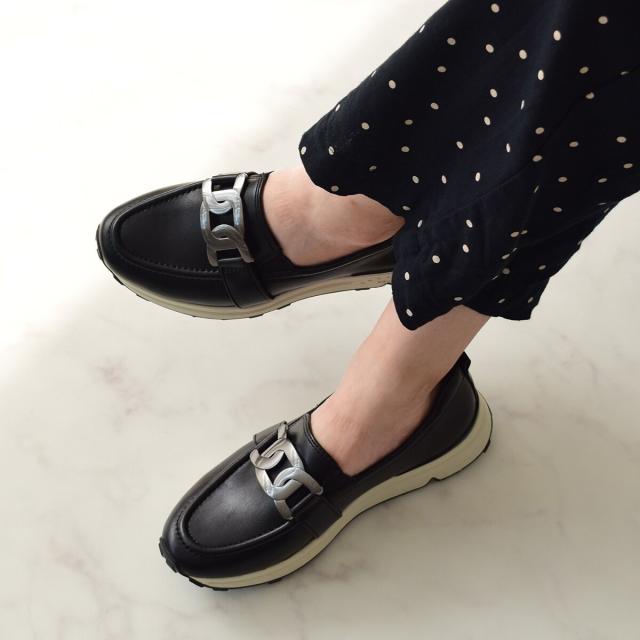 ブソラ（bussola）/bussola◆4．5cmヒール◆メタル飾り撥水ローファースニーカー