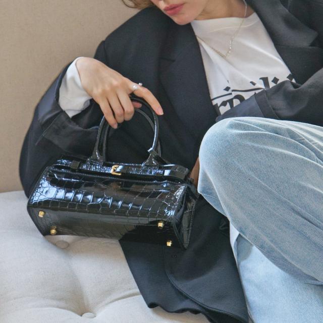 クリスチャンヴィラ（CHRISTIAN VILLA）/CHRISTIAN VILLA◆クロコ型押しレザーハンドバッグ