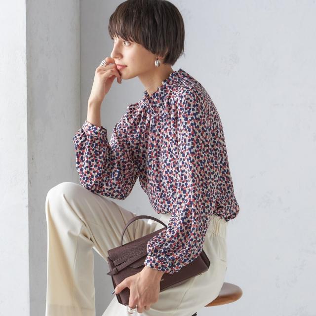 シップス（SHIPS）/〈手洗い可能〉ネック ギャザー プリント 長袖 ブラウス 2の通販は