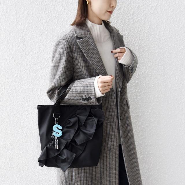 シップス（SHIPS）/【WEB限定】チャーム 付き フリル トートの通販はau