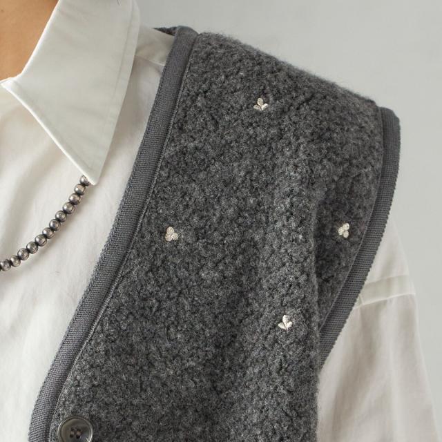 シップス（SHIPS）/【SHIPS別注】assiette:ウール混 ボア 刺繍 ベスト