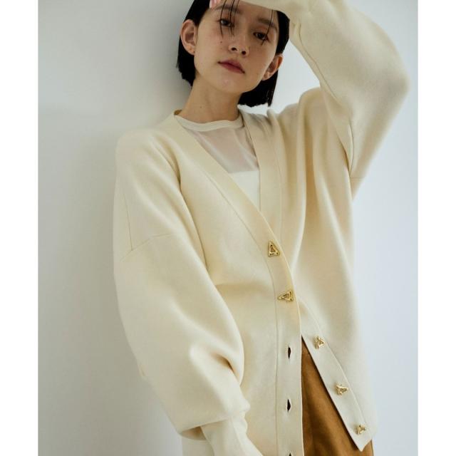 アダムエロペ（ADAM ET ROPE’）/トライアングルボタンミドルカーディガン