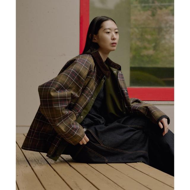 アダムエロペ（ADAM ET ROPE’）/《別注》【Barbour/バブアー】REVERSIBLE TRANSPORT