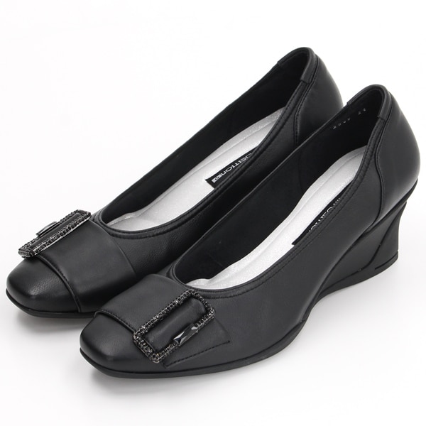 コンポジション9（composition9）/バックルモチーフスタイリッシュコンフォートウェッジパンプス