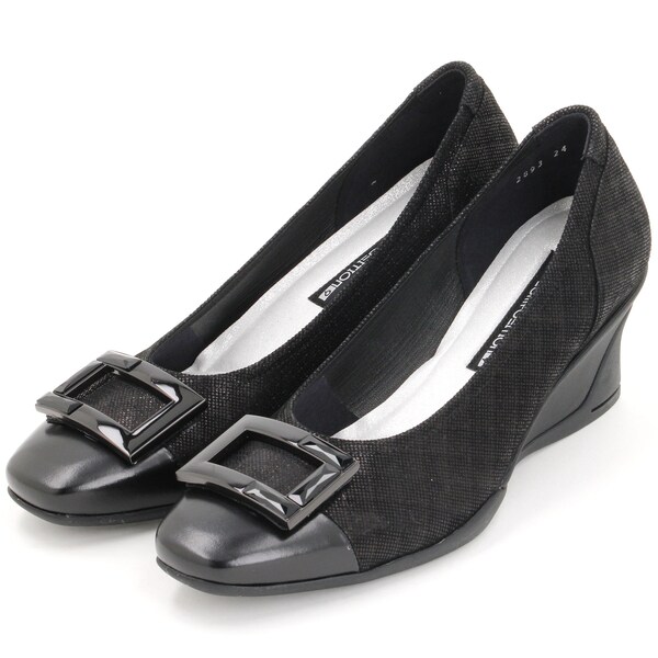 コンポジション9/バックルモチーフスタイリッシュコンフォートウェッジパンプスの通販は