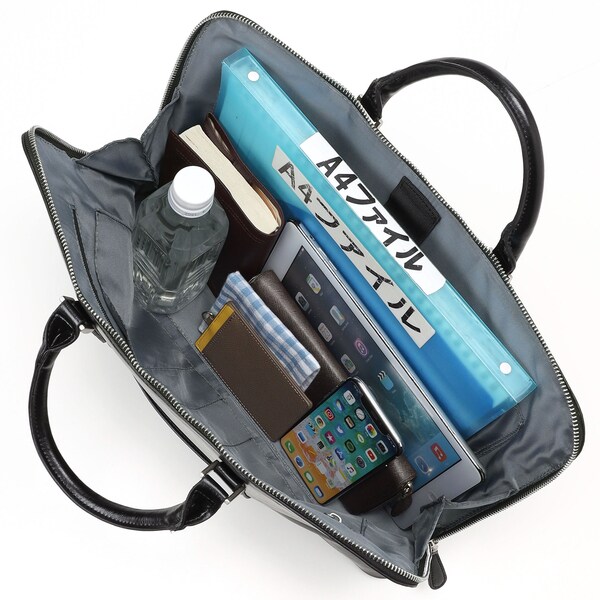 ビーシーイシュタル/上質な光沢が特徴的なオイル加工PUブリーフバッグ