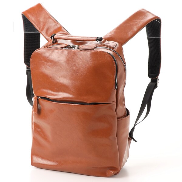 ビーシーイシュタル/上質な光沢が特徴的なオイル加工PUレザートップ