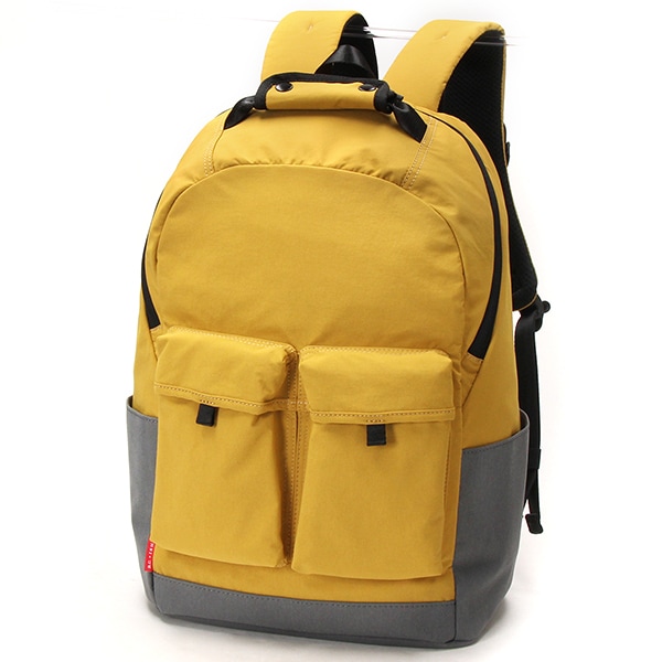 ビーシーイシュタル（B．C．+ISHUTAL）/カジュアルな2ポケットデザインがGOODな軽量撥水ポリエステル素材のデイパック