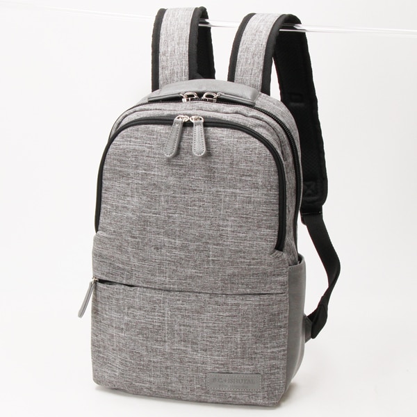 ビーシーイシュタル（B．C．+ISHUTAL）/ミニマルデザインでサイズ感も抜群の撥水軽量デイパック