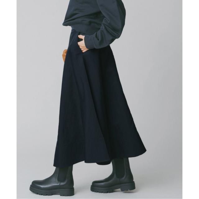 【MiuMiu】リアスリット ミディスカート☆SALE中 Miu Miu】 リアスリット ミディスカート☆SALE中