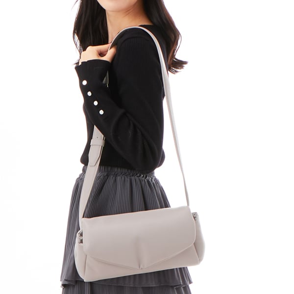 カカトゥ（kakatoo）/カカトゥ kakatoo / パテッドロールバッグ