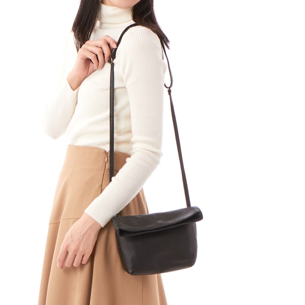 ペルケ（perche’）/ペルケ perche / ガーメントレザー・サスティナブルミニショルダー