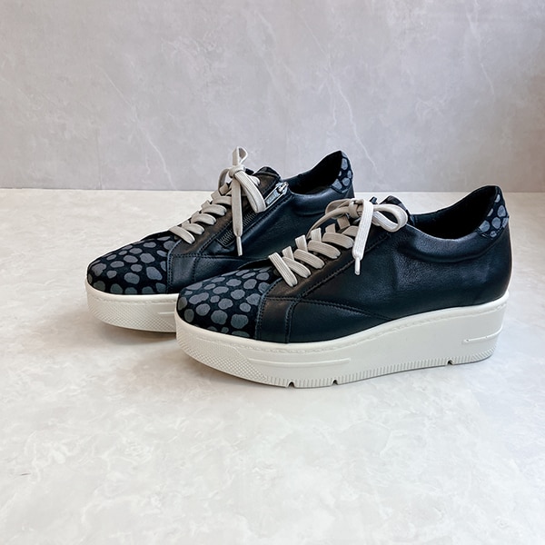 JS ハートレーベル（JS Heartlavel）/【25秋冬新作】超軽 日本製 幅広 ドット柄レザー モノトーン 厚底レースアップスニーカー