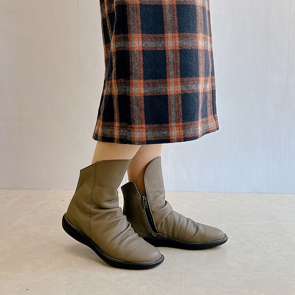 JS ハートレーベル（JS Heartlavel）/【25秋冬新作】極柔 2WAY 軽量 幅広 プレーンブーツ 日本製