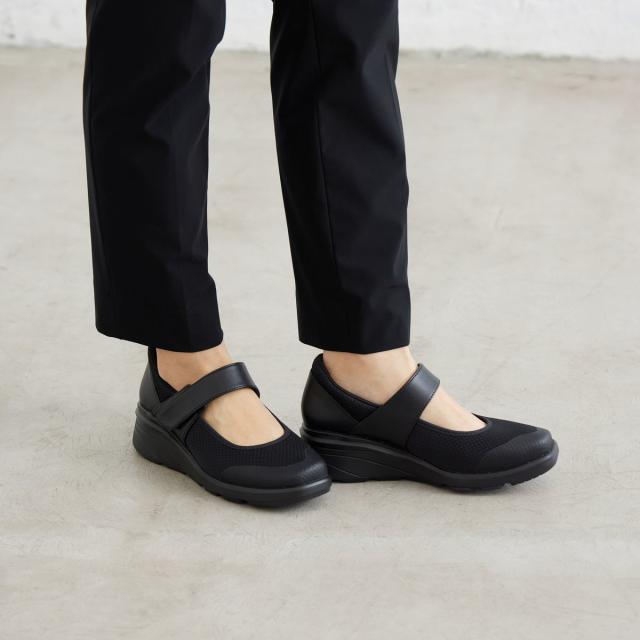 レディワーカー（Lady worker）/仕事もお出かけもこれひとつ！通気性に配慮したメッシュデザイン