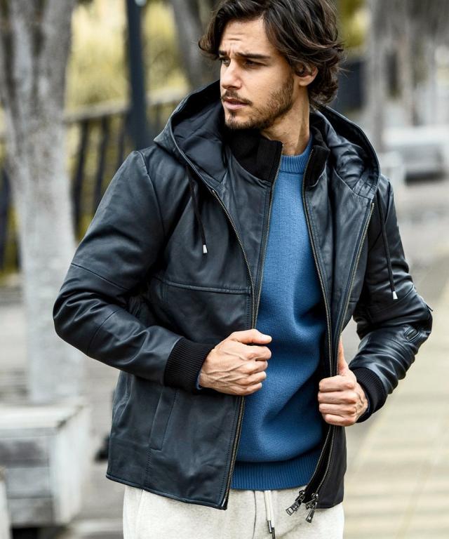 エイケイエム スタンドネックレイヤードダウンジャケット ネイビー