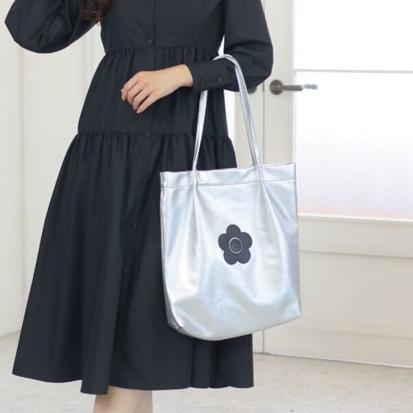 マリークワント（MARY QUANT）/デイジーパッチソフト トートの通販はau