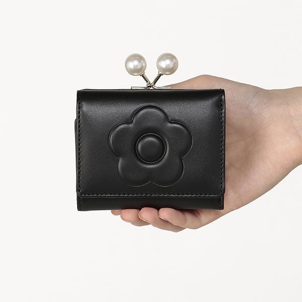 マリークワント（MARY QUANT）/エンボスデイジーパール ガマ口ウォレット
