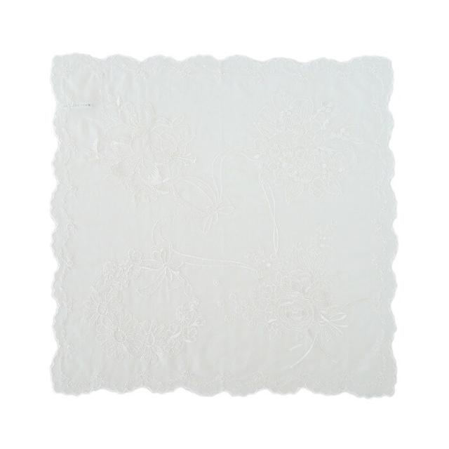 ブルーミング（BLOOMING）/【約30×30cm】ブライダル　刺繍ハンカチ　アイレットフラワー ブルーミング（BLOOMING）/【約30×30cm】ブライダル 刺繍ハンカチ