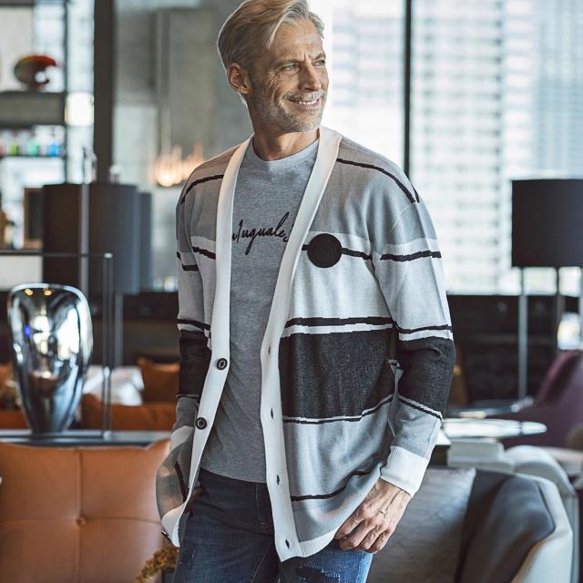 ウノピゥウノウグァーレトレ リラックス/1PIU1UGUALE3 RELAX(ウノピゥウノウグァーレトレ)ランダムボーダーニットカーディガンの通販は 7,574円