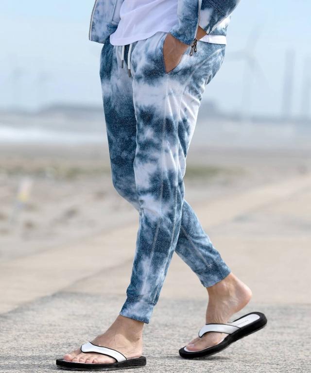 ウノピゥウノウグァーレトレ リラックス（1PIU1UGUALE3 RELAX）/1PIU1UGUALE3 RELAX タイダイ柄パイルロングパンツ