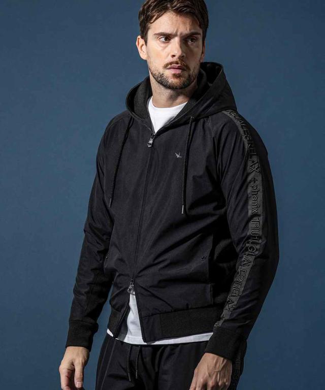 ウノピゥウノウグァーレトレ リラックス（1PIU1UGUALE3 RELAX）/1PIU1UGUALE3 RELAX × +phenixサイドロゴジップアップパーカー