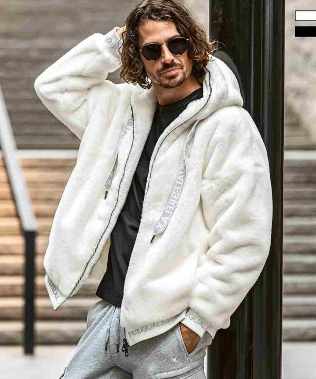 ウノピゥウノウグァーレトレ リラックス（1PIU1UGUALE3 RELAX）/1PIU1UGUALE3 RELAX ラインストーンロゴファーブルゾン