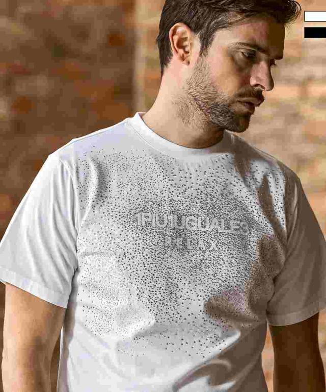 ウノピゥウノウグァーレトレ リラックス（1PIU1UGUALE3 RELAX）/1PIU1UGUALE3 RELAX スプラッシュラインストーン半袖Tシャツ