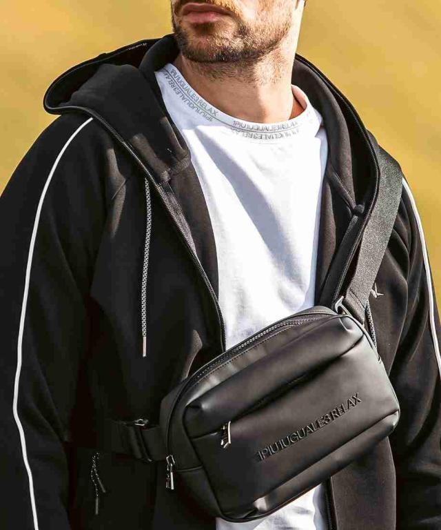 ウノピゥウノウグァーレトレ リラックス（1PIU1UGUALE3 RELAX）/1PIU1UGUALE3 RELAX シンセティックレザーボディバッグ