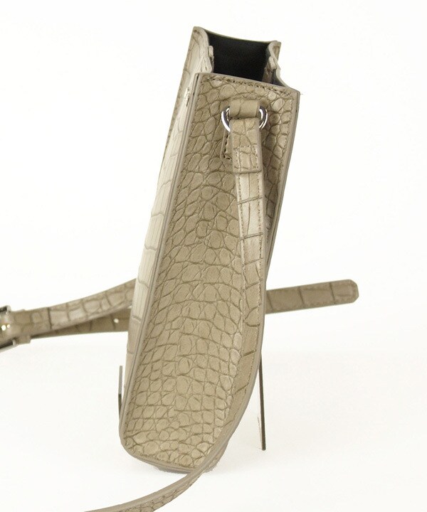 エモダ Emoda エモダ クロコダイル型押しボックスチェーンショルダーバッグの通販はau Pay マーケット Brand Square By Oioi ブランドスクエアbyマルイ