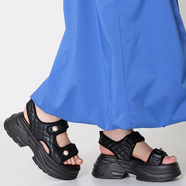 オリエンタルトラフィック（ORiental TRaffic）/キルティングパールボタン厚底サンダル/51213