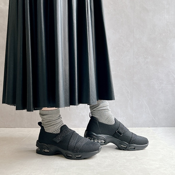 ゴムゴム（Gomu56）/【25秋冬新作】厚底 軽量 キラキラベルト ニットスリップオンスニーカー