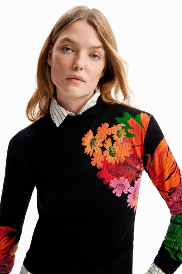 デシグアル Desigual 花柄 リブ編みTシャツ （ブラック） デシグアル Desigual 花柄 リブ編みTシャツ （グレー/ブラック
