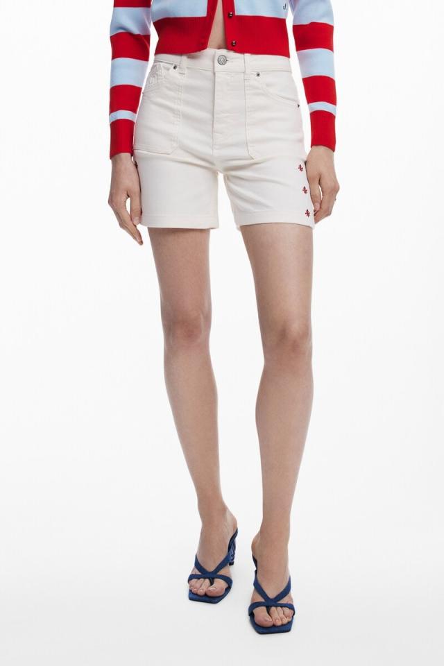 デシグアル（Desigual）/【6サイズ展開/34/44/大きいサイズ】刺繍入りショートデニムパンツ