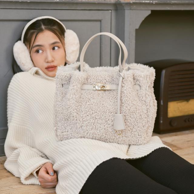 アルテミス by ダイアナ（artemis by DIANA）/【25秋冬新作】ショルダーベルト付属2WAY　フェイクファーハンドバッグ