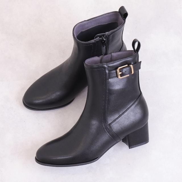 アルテミス by ダイアナ（artemis by DIANA）/ラウンドトゥ　ベルトデザインショートブーツ