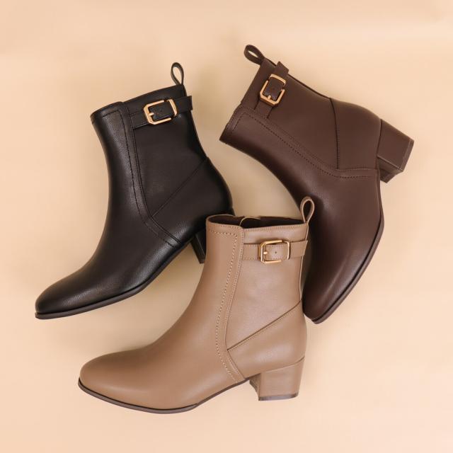 アルテミス by ダイアナ（artemis by DIANA）/ラウンドトゥ　ベルトデザインショートブーツ