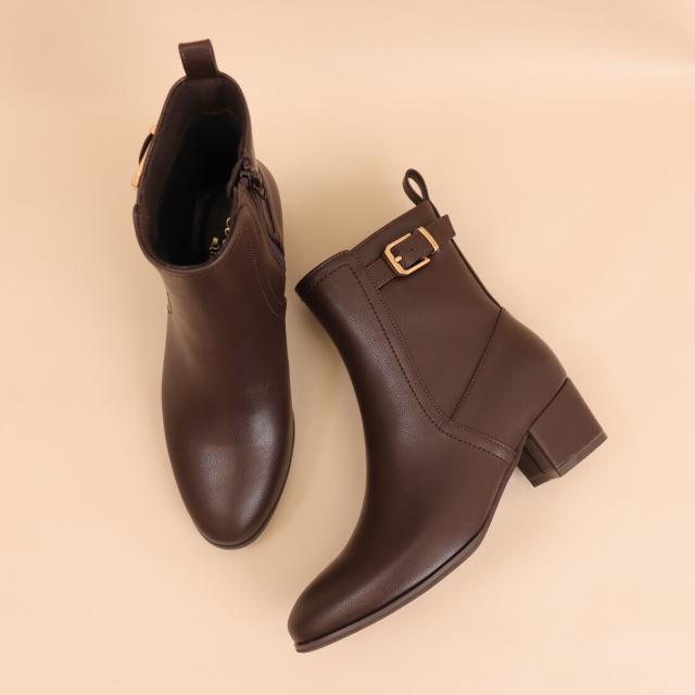 アルテミス by ダイアナ（artemis by DIANA）/ラウンドトゥ　ベルトデザインショートブーツ