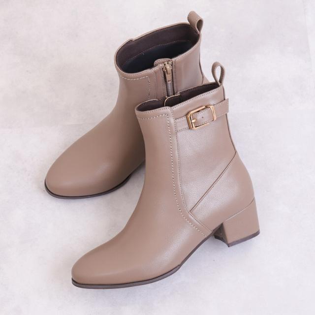 アルテミス by ダイアナ（artemis by DIANA）/ラウンドトゥ　ベルトデザインショートブーツ