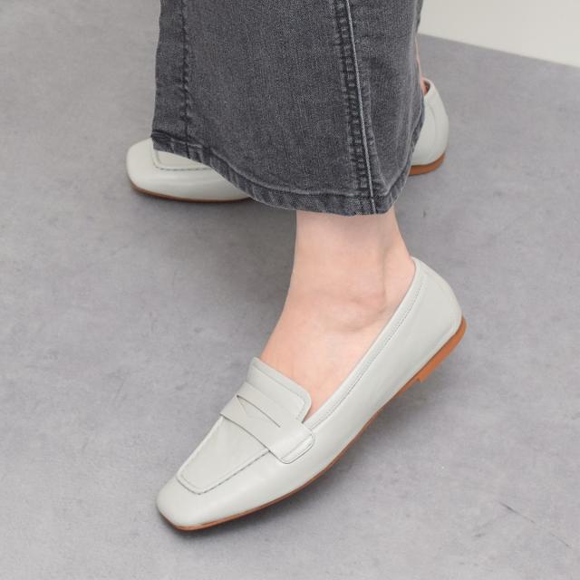 ファビオ ルスコーニ（FABIO RUSCONI）/FABIO RUSCONI◆0．9cmヒール◆スクエアトウサケットフラットローファー