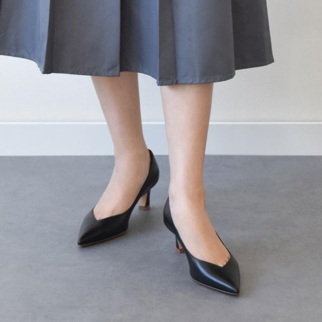 ファビオ ルスコーニ（FABIO RUSCONI）/FABIO RUSCONI◆5．5cmヒール◆ポインテッドトウVカットパンプス