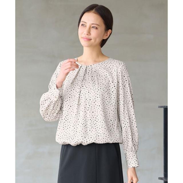 自由区（JIYU−KU）/【洗える】TOROクルーネック ブラウスの通販はau