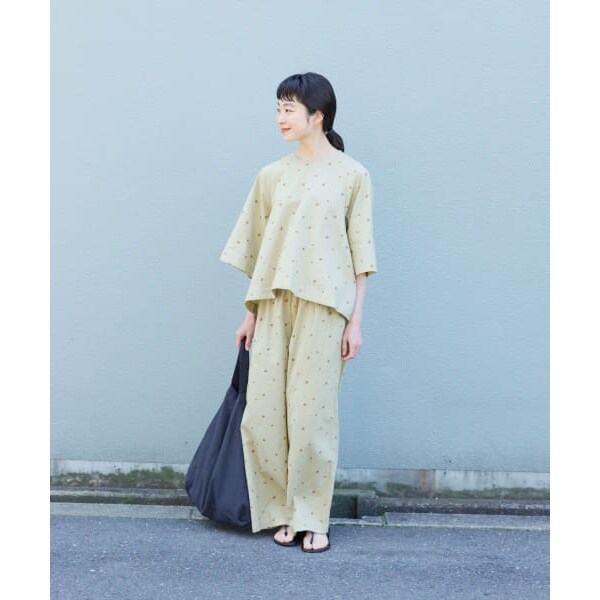 【かぐれ】小花刺繍イージーパンツ◼︎セットアップでの購入は合計より1,000円引き かぐれ（カグレ）の「小花刺繍イージーパンツ（その他パンツ