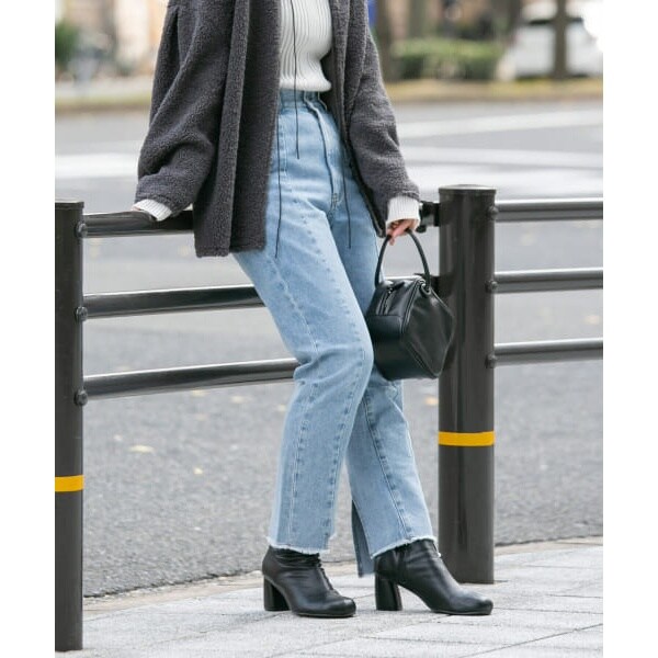 KBF（KBF）/BACKスリットストレートデニムの通販は 5,742円