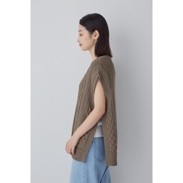 ヒューマンウーマン（HUMAN WOMAN）/◇ケーブル編みニットベストの通販
