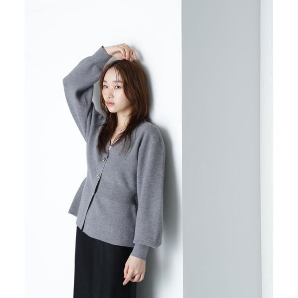 カーディガン 「ハトメニットシリーズ」フォルムカーディガン ペプラムフォルムカーディガン／ナチュラルビューティーベーシック